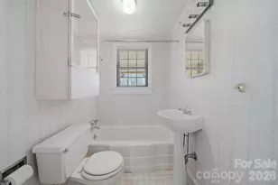 2421 35th St Ct NE, Hickory, NC 28601 - Photo 17