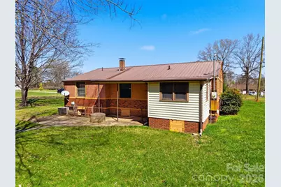 2421 35th Street Court NE, Hickory, NC 28601 - Photo 25