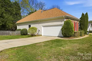 9332 Broken Pine Ln, Charlotte, NC 28269 - Photo 3