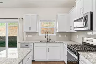 814 Monterey Ct, Asheville, NC 28806 - Photo 9