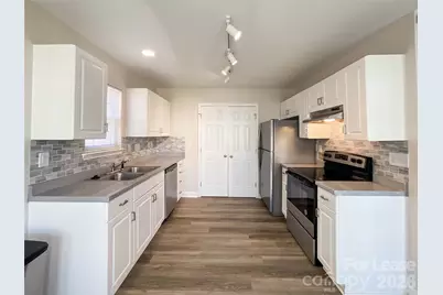 7305 Rosehall Drive, Charlotte, NC 28227 - Photo 7