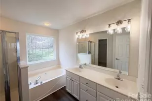 11037 Wyndham Pointe Dr, Charlotte, NC 28213 - Photo 7