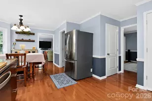 4007 Meadowridge Dr, Charlotte, NC 28226 - Photo 9
