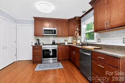 4007 Meadowridge Drive, Charlotte, NC 28226 - Photo 7