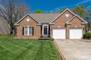 9122 Swallowtail Ln, Charlotte, NC 28269 - Photo 1