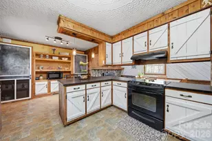 608 Hoyle St, Lincolnton, NC 28092 - Photo 9