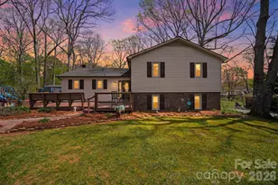 608 Hoyle St, Lincolnton, NC 28092 - Photo 1