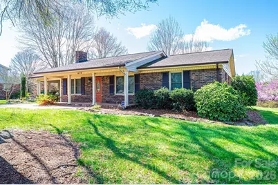 1070 S College Avenue, Newton, NC 28658 - Photo 1