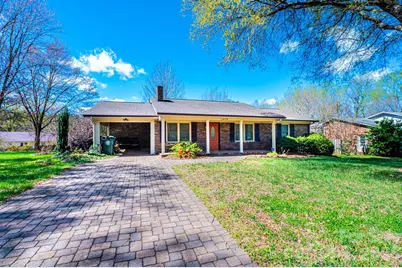 1070 S College Avenue, Newton, NC 28658 - Photo 3