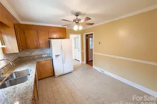 6214 Ashcrest Dr, Charlotte, NC 28217 - Photo 13