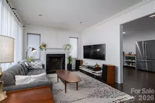 1642 Hawthorne Ln, Charlotte, NC 28205 - Photo 5