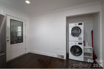 1642 Hawthorne Lane, Charlotte, NC 28205 - Photo 9