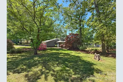 3005 Irish Street, Newton, NC 28658 - Photo 3