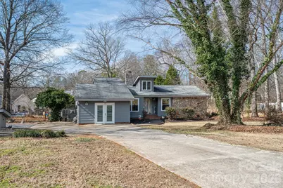 3005 Irish Street, Newton, NC 28658 - Photo 9