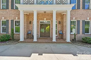 209 37th Ave Pl NW, Hickory, NC 28601 - Photo 1