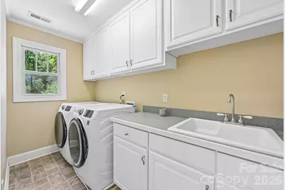 209 37th Avenue Place NW, Hickory, NC 28601 - Photo 33