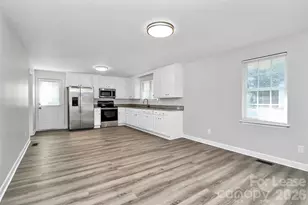 2429 Marlowe Ave, Charlotte, NC 28208 - Photo 7