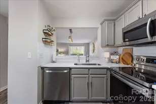 1301 Maple Shade Ln, Charlotte, NC 28270 - Photo 9