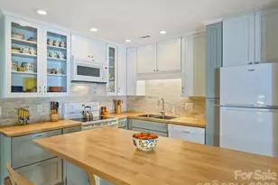 4211 Black Tree Ln, Charlotte, NC 28226 - Photo 5