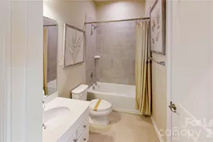 4129 Edenborn Ln, Charlotte, NC 28208 - Photo 7