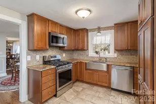 306 Taylor St, Hendersonville, NC 28739 - Photo 9