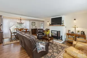 306 Taylor St, Hendersonville, NC 28739 - Photo 3