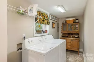 306 Taylor St, Hendersonville, NC 28739 - Photo 13