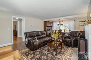 306 Taylor St, Hendersonville, NC 28739 - Photo 5