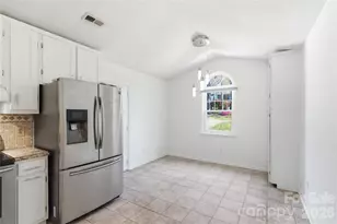 2909 Oakcroft Dr, Matthews, NC 28105 - Photo 7