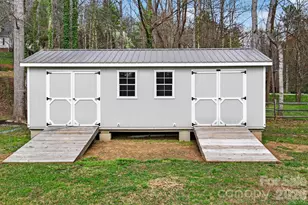 1002 Wellington Ct NE, Lenoir, NC 28645 - Photo 5