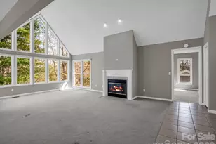 111 Broadmoor Dr, Flat Rock, NC 28731 - Photo 7