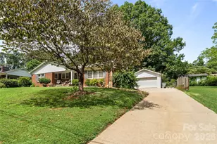 308 Taubrook Pl NW, Lenoir, NC 28645 - Photo 3