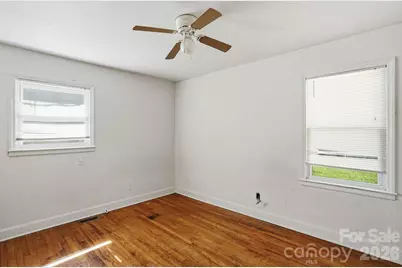 4325 Knollcrest Drive, Charlotte, NC 28208 - Photo 17