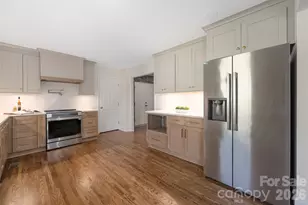 3512 Donovan Pl, Charlotte, NC 28215 - Photo 9