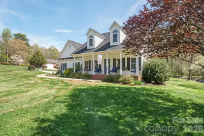 408 Mooreland Drive NE, Conover, NC 28613 - Photo 3