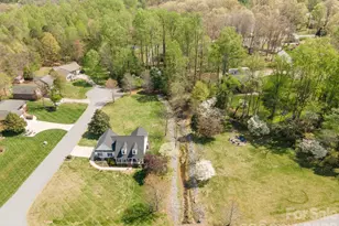 408 Mooreland Dr NE, Conover, NC 28613 - Photo 7