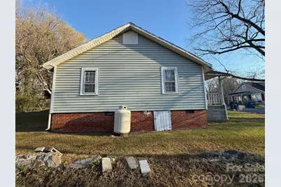 624 Blue Street, Troy, NC 27371 - Photo 3