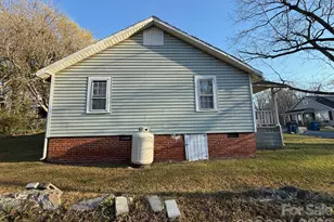 624 Blue St, Troy, NC 27371 - Photo 3