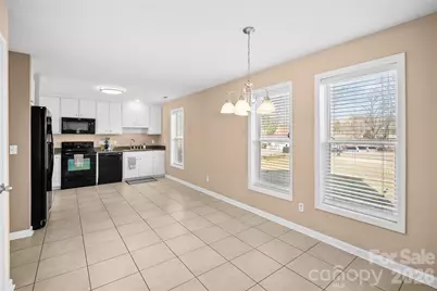 608 1/2 W Concord Street, Morganton, NC 28655 - Photo 5