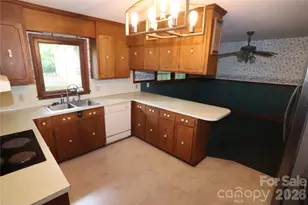 607 Willow Ln, Harrisburg, NC 28075 - Photo 11