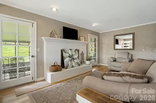 17 Amber Dr, Horse Shoe, NC 28742 - Photo 9