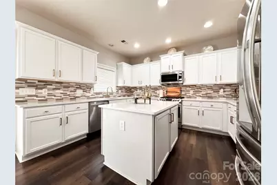 10031 Glenburn Lane, Charlotte, NC 28278 - Photo 11