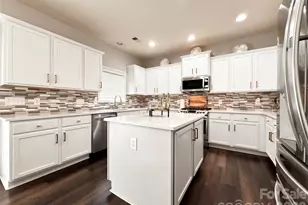 10031 Glenburn Ln, Charlotte, NC 28278 - Photo 11