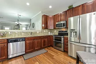 14242 Tamarack Drive, Charlotte, NC 28278 - Photo 11