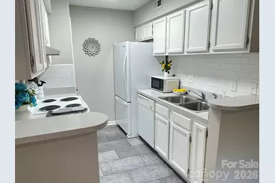 7236 Winery Lane, Charlotte, NC 28227 - Photo 9