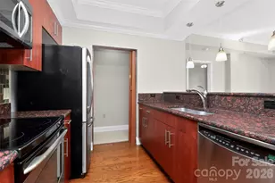 300 W 5th Street W, Charlotte, NC 28202 - Photo 9