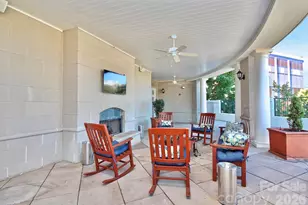 300 W 5th Street W, Charlotte, NC 28202 - Photo 45