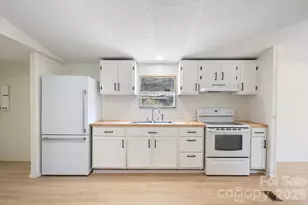 5580 Sugar Hill Rd, Marion, NC 28752 - Photo 7