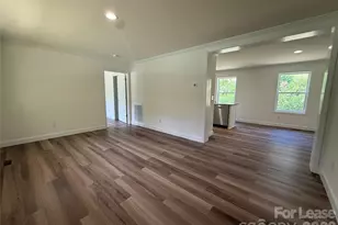 204 Oscelake Way, Hendersonville, NC 28739 - Photo 11