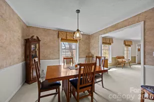 3124 Primrose Dr, Hendersonville, NC 28792 - Photo 9